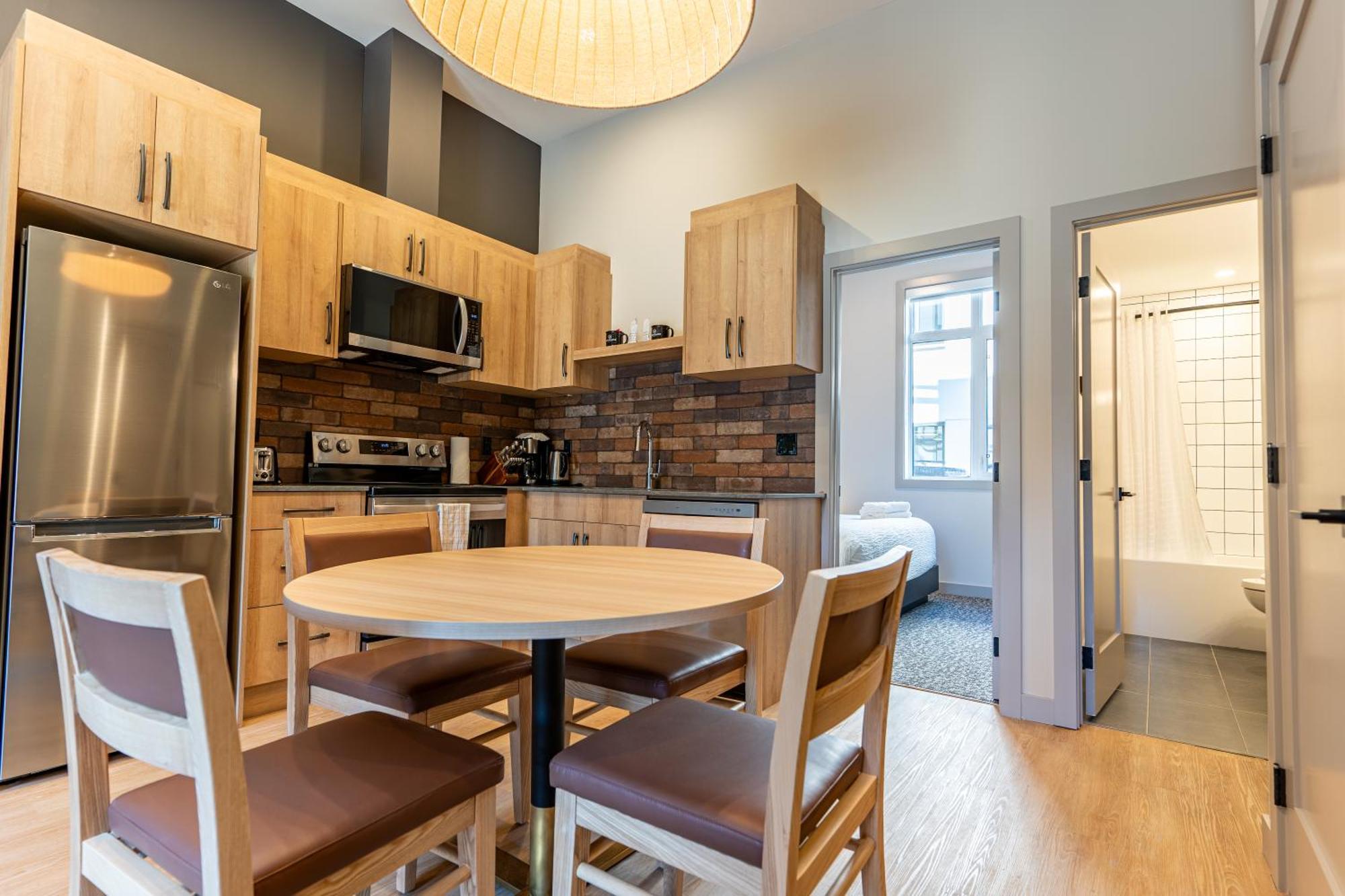 Basecamp Suites Ревелсток Номер фото