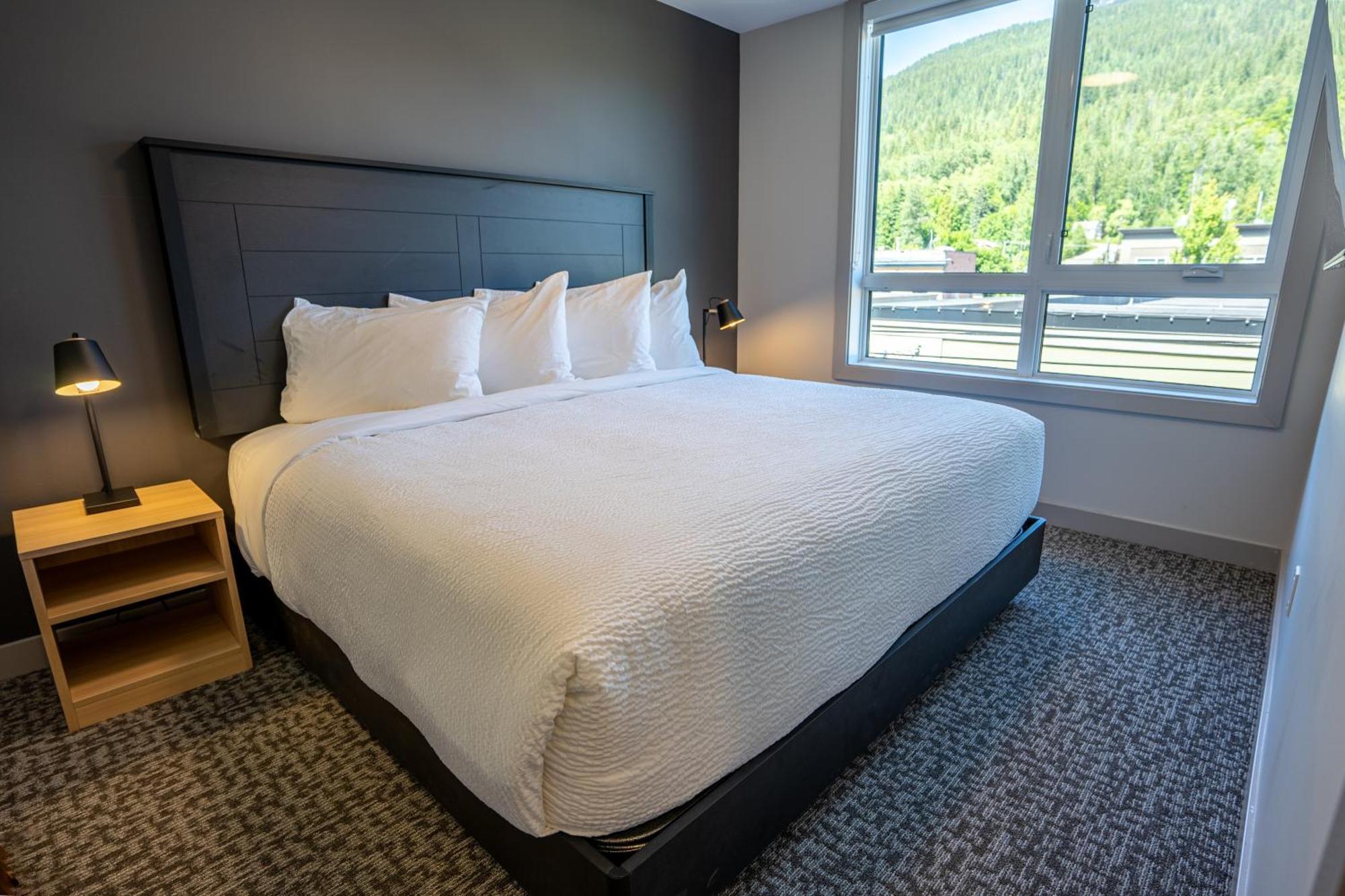 Basecamp Suites Ревелсток Номер фото