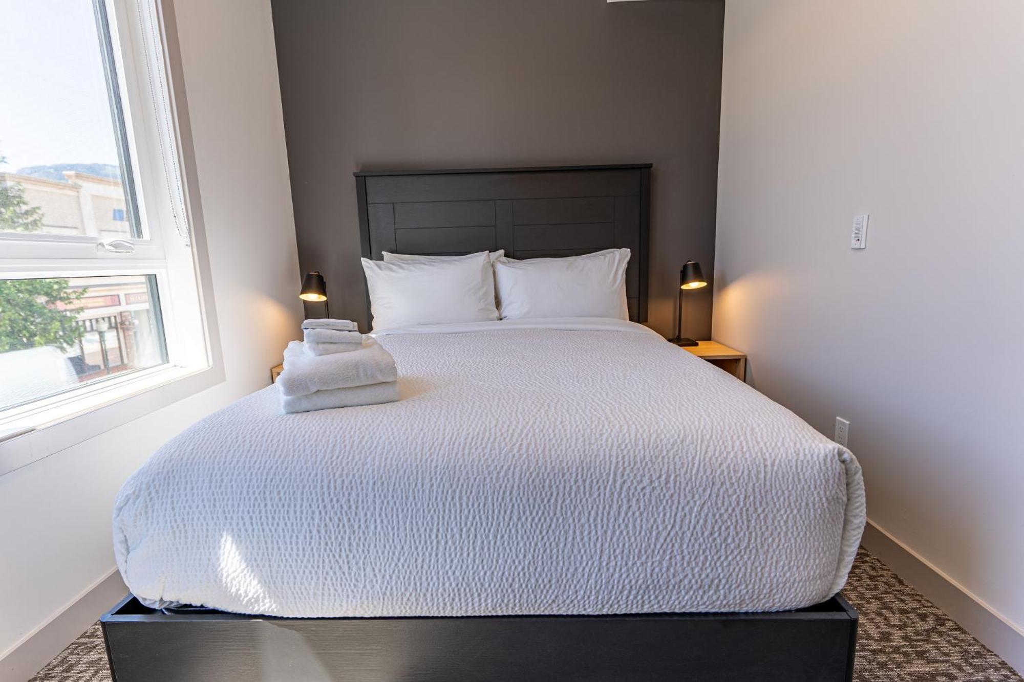 Basecamp Suites Ревелсток Номер фото